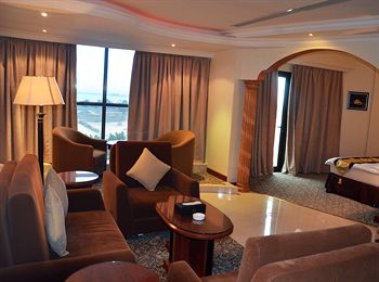 Crown Tower Hotel 2*