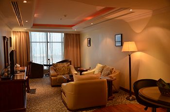 Crown Tower Hotel 2*