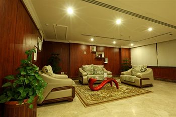 Crown Tower Hotel 2*