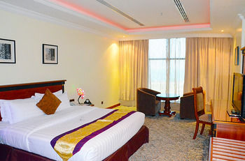 Crown Tower Hotel 2*