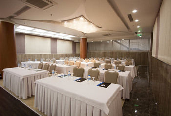 Forum Suite Hotel 0*