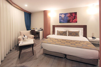 Forum Suite Hotel 0*