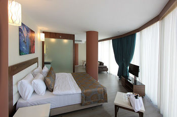 Forum Suite Hotel 0*