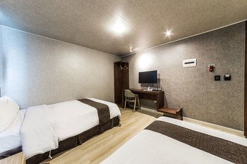 Restia Hotel Suwon Station 3*
