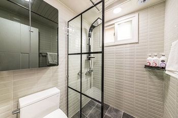 Restia Hotel Suwon Station 3*