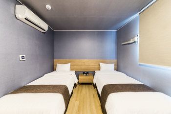 Restia Hotel Suwon Station 3*