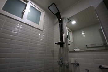 Restia Hotel Suwon Station 3*