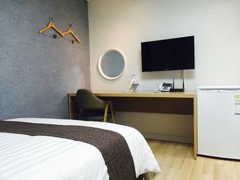 Restia Hotel Suwon Station 3*