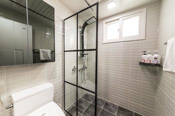 Restia Hotel Suwon Station 3*