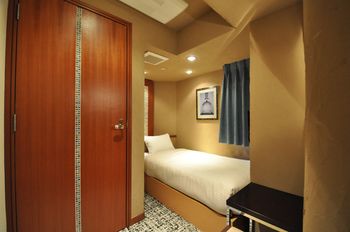 Nest Hotel Olt Kawasaki Station 3*