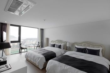 Eins Hotel 3*