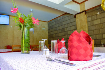 Kates Apartments 3*