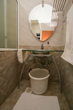 Kates Apartments 3*