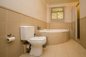 Kates Apartments 3*