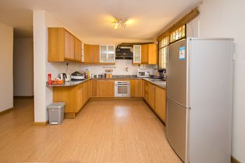 Kates Apartments 3*