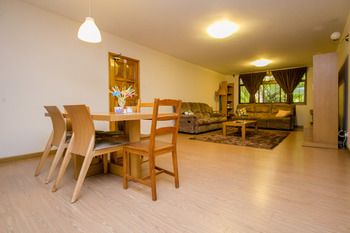 Kates Apartments 3*