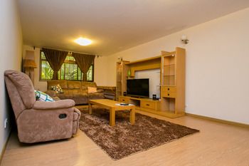 Kates Apartments 3*