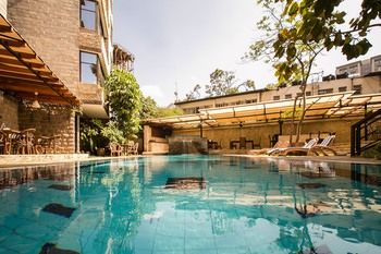Kates Apartments 3*
