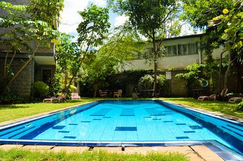 Kates Apartments 3*