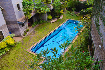 Kates Apartments 3*