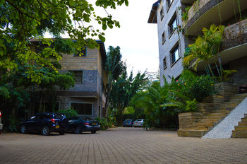 Kates Apartments 3*