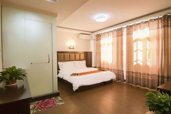 Home Inn China Inn Hotel (Xianyang Airport) 2*