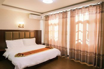 Home Inn China Inn Hotel (Xianyang Airport) 2*