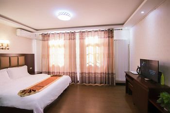 Home Inn China Inn Hotel (Xianyang Airport) 2*