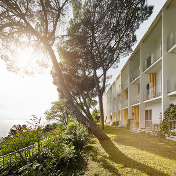 Hotel Riviera & Maximilians 4*