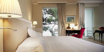 Hotel Riviera & Maximilians 4*