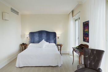 Hotel Riviera & Maximilians 4*