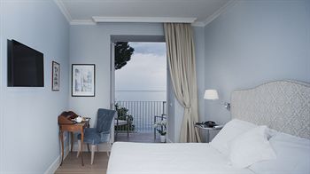 Hotel Riviera & Maximilians 4*
