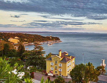 Hotel Riviera & Maximilians 4*