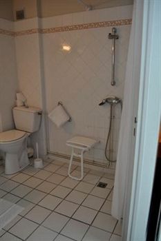 Fasthotel Avignon Nord 2*