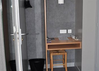 Fasthotel Avignon Nord 2*