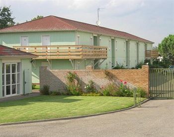 Fasthotel Avignon Nord 2*