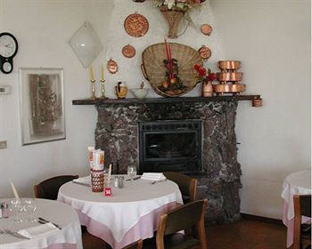 Hotel Ristorante Sassi Rossi 3*