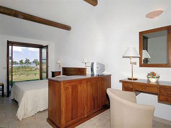 Villaggio Albergo Le Macerine 3*