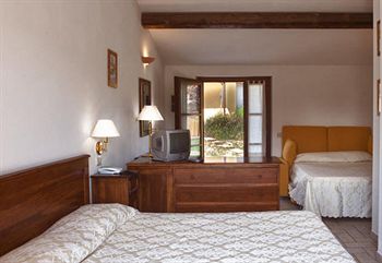 Villaggio Albergo Le Macerine 3*