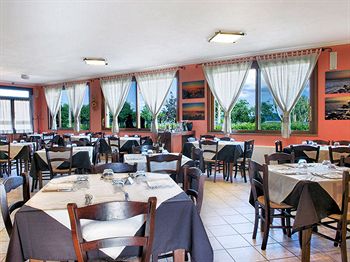 Villaggio Albergo Le Macerine 3*