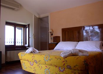 Primavera Mini Hotel 3*