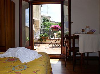 Primavera Mini Hotel 3*