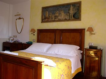 Primavera Mini Hotel 3*