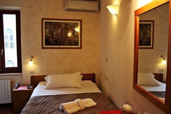 Primavera Mini Hotel 3*