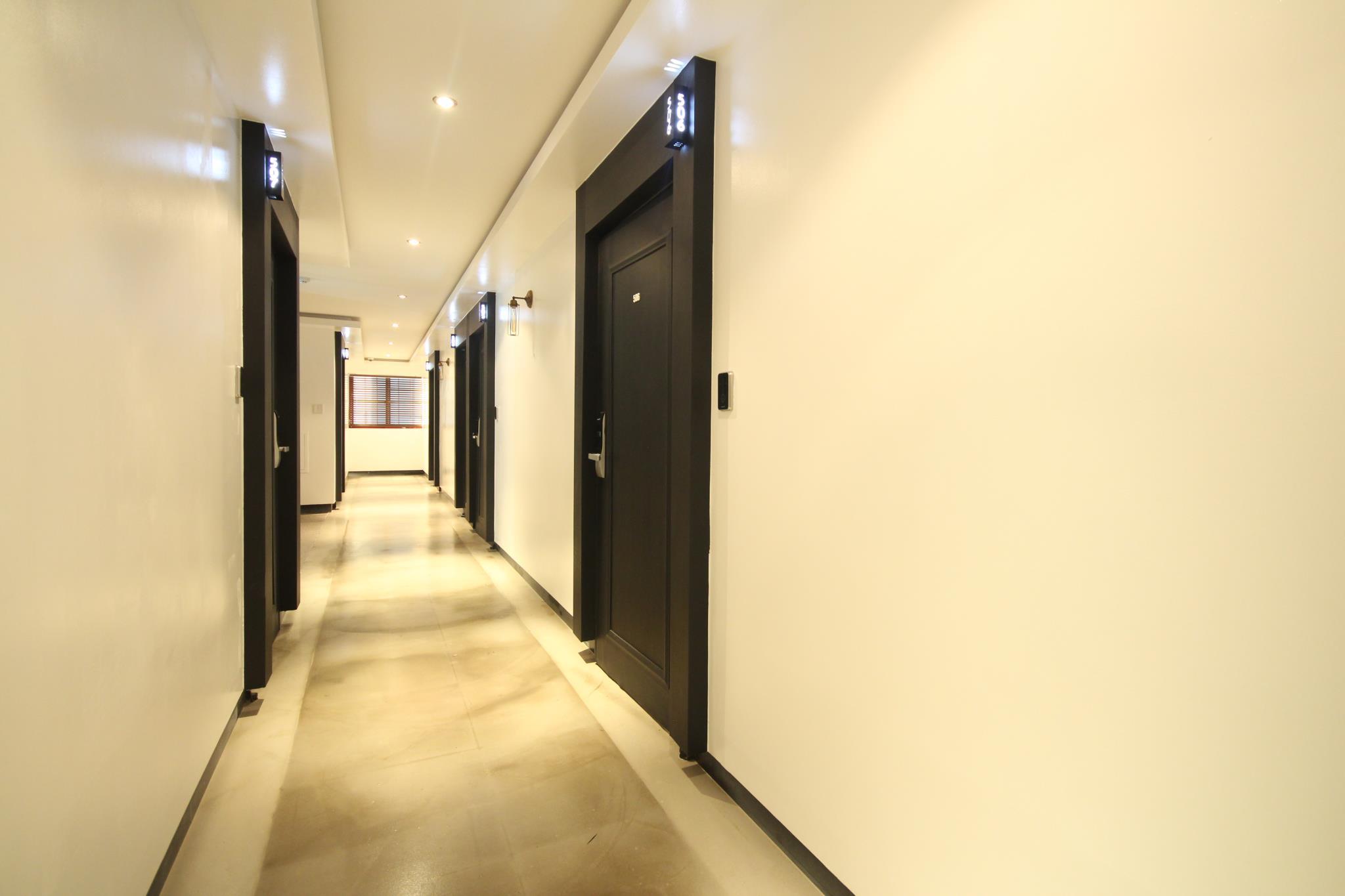 Gray Hotel 2*