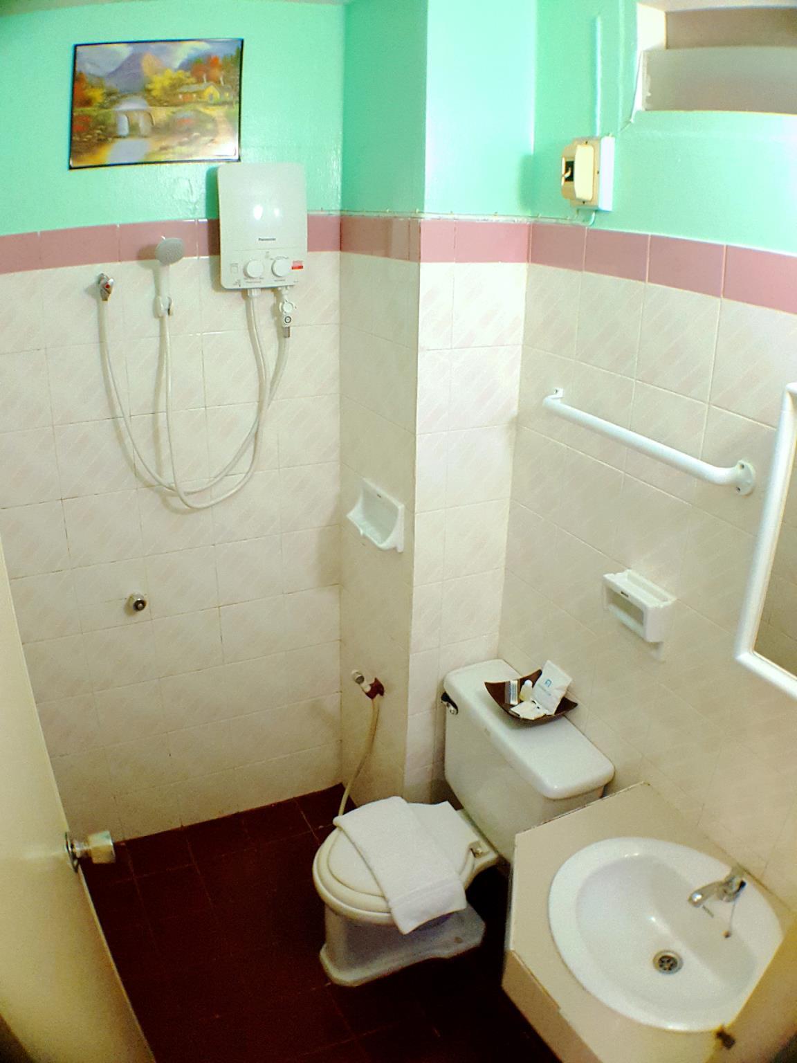 Pacific Inn 2*