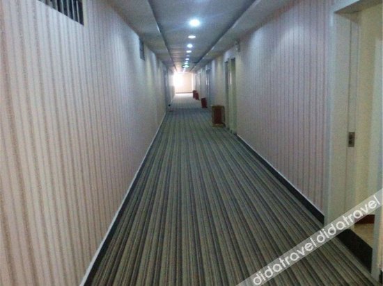 Guangzhou Jintan Fashion Hotel (Zhongluotan Subway Station) 2*