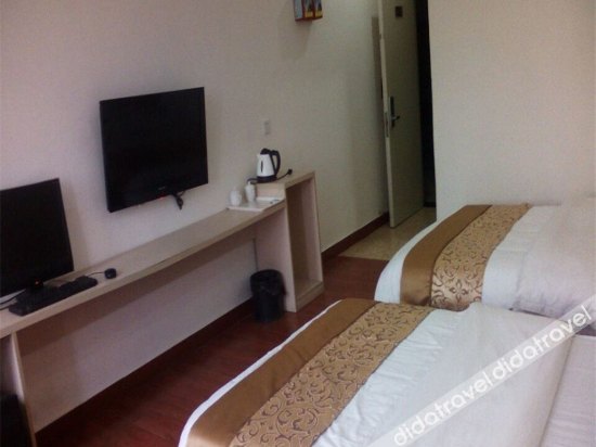 Guangzhou Jintan Fashion Hotel (Zhongluotan Subway Station) 2*