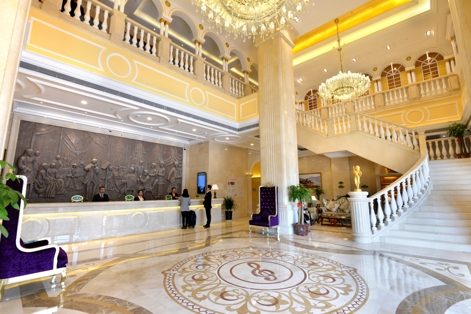 Vienna International Hotel (Qinzhou North District Government High Speed Railway Station) 3*