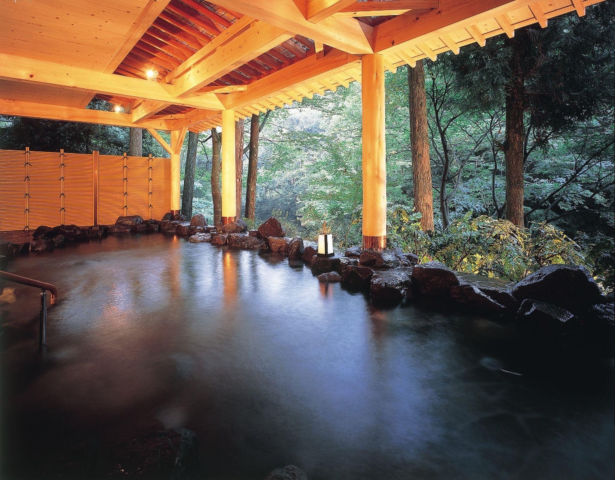 Yamanaka Onsen Shirasagiyu Tawaraya 3*